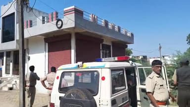 तस्करों के विरुद्ध बारां पुलिस सख्त एक्शन में ,छबड़ा डीएसपी ताराचंद के सुपरविजन में कार्यवाही, नशा तस्करों द्वारा करोड़ो की अर्जित अवैध संपत्तियों को फ्रिज करने की कवायद जारी,,छीपाबड़ौद में कार्यवाही जारी, पुलिस सुरक्षा के बीच की जा रही तस्करों की संपति फ्रिज।।
#dcdmbaran #baransp #BaranPolice #CMO #cmojaipur #RajasthanGovt #trendingnews2026 #BreakingNews2026 #vairalnews #DCDM #Baran #police