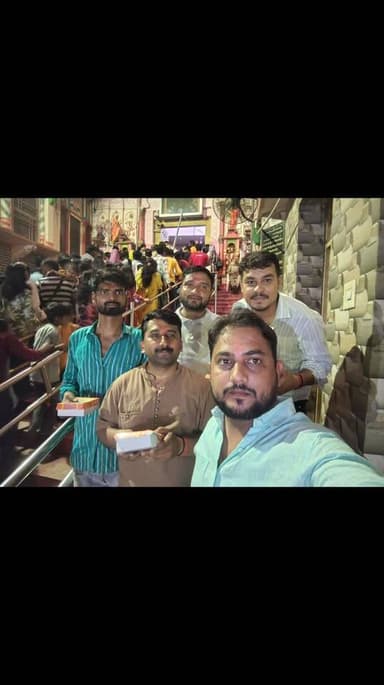 आज ज्येष्ठ माह के पावन मंगलवार के अवसर पर अयोध्या धाम पहुंचकर वीर हनुमान जी के दर्शन-पूजन का सौभाग्य प्राप्त हुआ। बजरंगबली से सभी के सुख, समृद्धि एवं मंगल की कामना की।
🚩 जय श्रीराम | जय बजरंगबली 🚩
