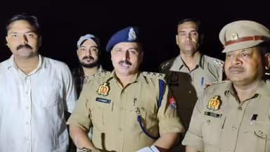 कौशाम्बी पुलिस की बड़ी कार्रवाई 🚨
थाना महेवाघाट क्षेत्र के ग्राम घोघपुर में पत्नी की हत्या के मामले में वांछित अभियुक्त शिव भोला निषाद को पुलिस ने मुठभेड़ के बाद गिरफ्तार कर लिया। आरोपी काफी समय से फरार चल रहा था। पुलिस की जवाबी कार्रवाई में अभियुक्त को पकड़ लिया गया। मामले में क्षेत्राधिकारी कौशाम्बी ने पूरी घटना की जानकारी दी।
#Kaushambi #कौशाम्बी #Mahewaghat #PoliceEncounter #UPPolice KaushambiPolice CrimeNews BreakingNews Encounter Arrested MurderCase Crime UPNews LawAndOrder Justice Ghoghpur MahilaHatya PoliceAction COKaushambi UttarPradesh HindiNews ViralNews NewsUpdate TwitterNews Breaking LatestNews CrimeUpdate कौशाम्बी_पुलिस महेवाघाट एनकाउंटर हत्याकांड गिरफ्तारी 🚔⚖️