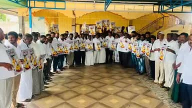 రాప్తాడు: తోపుదుర్తి గ్రామంలో వెన్నుపోటు రెండేళ్లు పోస్టర్లను ఆవిష్కరించిన రాప్తాడు మాజీ ఎమ్మెల్యే తోపుదుర్తి ప్రకాష్ రెడ్డి