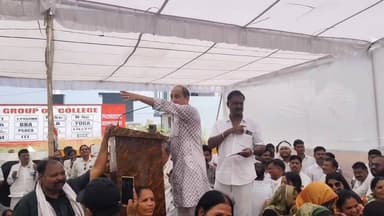 सूनिए पूरा विडियो.........
बारां-यह क्या बोल गये-छबड़ा के पूर्व विधायक करणसिंह राठौड़....?
पानाचन्द जी मुस्कुराओ मत, हमारी खुशियों के लिए अब आपको मुस्कुराना पड़ेगा,
विधायक प्रताप सिंह सिंघवी को बताया 'तस्कर', प्रतापसिंह सिंघवी के डीएनए की करानी होगी जांच, तो क्या पूर्व विधायक को डीएनए और नार्कोटेस्ट में नहीं है अन्तर मालूम, राजनीतिक बयान पर अब छिड़ी बहस।।।
बारां में कांग्रेस के धरना-प्रदर्शन के दौरान छबड़ा के पूर्व विधायक करनसिंह राठौड़ द्वारा वर्तमान विधायक प्रताप सिंह सिंघवी पर लगाए गए आरोपों ने राजनीतिक माहौल को गर्मा दिया है। धरना मंच से दिए गए अपने भाषण में करण सिंह राठौड़ ने विधायक प्रताप सिंह सिंघवी को लेकर तीखे शब्दों का प्रयोग किया, जिसके बाद क्षेत्र में राजनीतिक चर्चाओं का दौर शुरू हो गया है। इस धरना प्रदर्शन के वीडियो सोशल मीडिया पर भी तेजी से वायरल हो रहे हैं।
राजनीतिक गलियारों में अब इस बयान को लेकर प्रतिक्रियाएं सामने आने लगी हैं। विरोधी पक्ष और स्थानीय लोगों का एक वर्ग करण सिंह राठौड़ के बयान पर सवाल उठा रहा है। उनका कहना है कि किसी भी जनप्रतिनिधि पर गंभीर आरोप लगाने से पहले तथ्यों और प्रमाणों के साथ बात रखी जानी चाहिए।
*छबड़ा के पूर्व विधायक करण सिंह का बयान*
करणसिंह बोले कि "जिले की जनता वास्तव में परेशान है, ओर स्थिति यह है कि हमारे छबड़ा में तो विधायक का गनमैन तस्कर ओर पूर्व ड्राईवर चोर निकला है, ऐसे मे ये विधायकजी भी *(त--+-+-+--स्कर)* हो सकते है।
ऐसे में जब बारां के पूर्व विधायक पानाचन्द मेघवाल सहित अन्य कांग्रेसी ठहाके मारने लगे तो करण सिंह ने कहा पानाचन्द जी मुस्कुराओ मत..... अब हमारी खुशियों के लिए आपको मुस्कुराना पड़ेगा।
उन्होंने कहा कि छबड़ा विधायक सिंघवी का भी डीएनए टेस्ट करवाना पड़ेगा "
साथ ही, पूर्व विधायक करण सिंह ने मंच से हंसते हुए कहा कि "छबड़ा विधायक का भी डीएनए टेस्ट होना चाहिए, इसकी मांग के लिए मैं धरने पर बैठूंगा,
भायाजी मैं आपकी दुकान पर आ रहा हूं, तो आपको भी मेरी दुकान में भी आना होगा।
वहीं शायद पूर्व विधायक करण सिंह को यह भी मालूम नहीं है कि कौन सा टेस्ट किस स्थिति में होता है।।
हालांकि नार्को टेस्ट और DNA टेस्ट दोनों ही आपराधिक जांच के लिए उपयोग किए जाने वाले बिल्कुल अलग-अलग परीक्षण हैं। नार्को टेस्ट एक पूछताछ की विधि है जिसमें आरोपी को 'सच्चाई का सीरम' (Sodium Pentothal) देकर अर्ध-बेहोशी की हालत में सच उगलवाया जाता है, जबकि DNA टेस्ट एक वैज्ञानिक जैविक परीक्षण है जो शरीर के नमूनों (जैसे खून, बाल या लार) से किसी व्यक्ति की पहचान या जैविक संबंधों (माता-पिता/अपराधी) को साबित करता है।
अब सवाल यह है कि छबड़ा के पूर्व विधायक करण सिंह राठौड़ आखिर नार्को टेस्ट की जगह DNA टेस्ट क्यों करवाना चाहते हैं।।
#CMORajasthan #cmojaipur #INC #incjaipur #incbaran #RahulGandhi #jaipur #MLA #mlarajasthan #PramodJainBhaya #urmilajain #urmilajainbhaya #trendingnews2026 #BreakingNews2026 #vairalnews #RajasthanGovt #baran #panachandmeghwal #hansrajmeenaincbaran