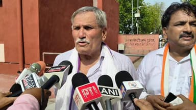 बारां में कांगेस का हल्ला बोल, जिला कलेक्टर कार्यालय पर प्रदर्शन,.. क्या बोले......
*हंसराज मीणा,कांग्रेस जिलाध्यक्ष-बारां*
सूनिए....
#CMORajasthan #cmojaipur #INC #incjaipur #incbaran #RahulGandhi #jaipur #MLA #mlarajasthan #PramodJainBhaya #urmilajain #urmilajainbhaya #trendingnews2026 #BreakingNews2026 #vairalnews #RajasthanGovt #baran #panachandmeghwal #hansrajmeenaincbaran