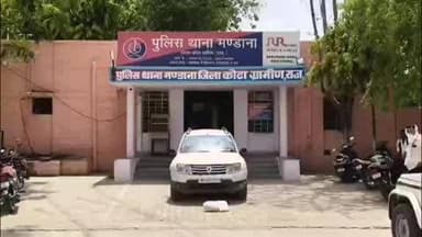 लाडपुरा: मंडाना पुलिस ने रूट क्लीयरेंस अभियान में 1 किलो 720 ग्राम गांजा व 2 लाख नगद के साथ 2 तस्करों को गिरफ्तार किया, कार ज़ब्त