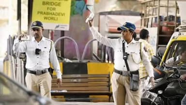 सांगोला: भरधाव व निष्काळजीपणे दुचाकी चालविल्याप्रकरणी चालकावर गुन्हा