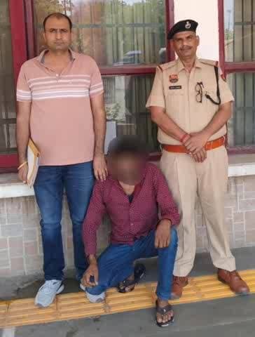 बहादुरगढ़: सीआईए झज्जर की टीम ने पांच अवैध हथियार और 27 जिंदा कारतूस के साथ एक आरोपी को किया गिरफ्तार