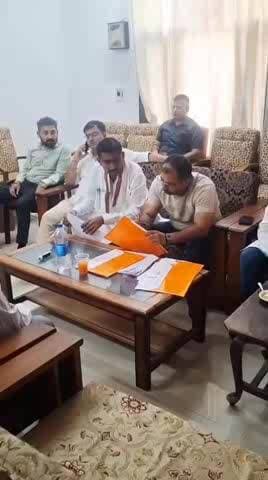 बहादुरगढ़: भाजपा शहरी युवा मोर्चा के अध्यक्ष सचिन सैनी ने पदाधिकारी के साथ पीडब्ल्यूडी रेस्ट हाउस में सुनी जन समस्याएं