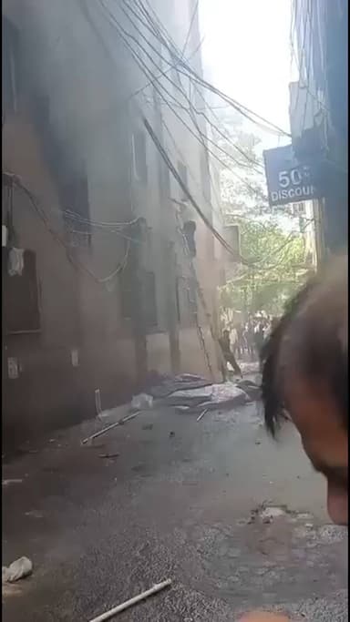 नजफगढ़: दिल्ली में 6 मंजिला होटल में आग, 21 की मौत:इनमें बांग्लादेश-अफ्रीकी देशों के 17 नागरिक; अधिकारी बोले- बिल्डिंग की फायर NOC नहीं थी