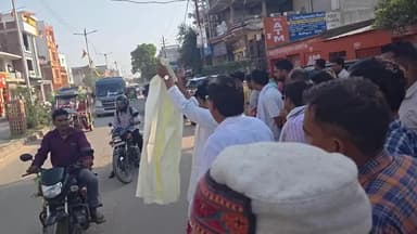 तिर्वा: तिर्वा पहुंचे शंकराचार्य अविमुक्तेश्वरानंद, बोले- गाय के मुद्दे पर भाजपा और योगी सरकार हमारे विपक्ष में