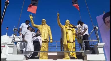 நாகப்பட்டினம்: தளபதி அறிவாலயத்தில் மாற்றுத்திறனாளிகள் அணி சார்பில் நலத்திட்ட உதவிகளை மாவட்ட திமுக செயலாளர் கௌதமன் வழங்கினார்