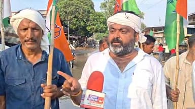 1. जनपद कार्यालय के पास सड़क बनी खेत, गड्ढों में धान रोप कांग्रेस का विरोध
2. जब सिहावल जनपद के समीप यह हाल, तो गांवों में विकास की तस्वीर कैसी?
3. सड़क नहीं, संवेदनहीनता का दलदल: दुधमनिया तिराहे पर धान रोपकर फूटा जनाक्रोश
4. ऐसी है विकास की रफ्तार: जनपद सिहावल के आसपास बदहाल सड़क, सैकड़ों पंचायतों में हाल और खराब
कुछ और तेज और वायरल शैली की हेडिंग:
5. विकास के दावों पर धान रोपाई: दुधमनिया तिराहे के गड्ढों ने खोली व्यवस्था की पोल
6. जनपद के दरवाजे पर बदहाली, गांवों में हाल बेहाल — सड़क पर उतरा विरोध
7. गड्ढों में उतरी धान, सड़क पर उतरा गुस्सा — सिहावल में कांग्रेस का अनोखा प्रदर्शन
8. जहां सड़क होनी थी, वहां धान लगी — सिहावल में विकास पर बड़ा सवाल का पार्ट 9