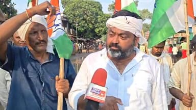 1. जनपद कार्यालय के पास सड़क बनी खेत, गड्ढों में धान रोप कांग्रेस का विरोध
2. जब सिहावल जनपद के समीप यह हाल, तो गांवों में विकास की तस्वीर कैसी?
3. सड़क नहीं, संवेदनहीनता का दलदल: दुधमनिया तिराहे पर धान रोपकर फूटा जनाक्रोश
4. ऐसी है विकास की रफ्तार: जनपद सिहावल के आसपास बदहाल सड़क, सैकड़ों पंचायतों में हाल और खराब
कुछ और तेज और वायरल शैली की हेडिंग:
5. विकास के दावों पर धान रोपाई: दुधमनिया तिराहे के गड्ढों ने खोली व्यवस्था की पोल
6. जनपद के दरवाजे पर बदहाली, गांवों में हाल बेहाल — सड़क पर उतरा विरोध
7. गड्ढों में उतरी धान, सड़क पर उतरा गुस्सा — सिहावल में कांग्रेस का अनोखा प्रदर्शन
8. जहां सड़क होनी थी, वहां धान लगी — सिहावल में विकास पर बड़ा सवाल का पार्ट 7