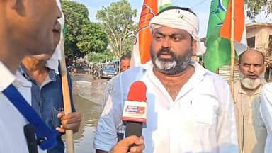 1. जनपद कार्यालय के पास सड़क बनी खेत, गड्ढों में धान रोप कांग्रेस का विरोध
2. जब सिहावल जनपद के समीप यह हाल, तो गांवों में विकास की तस्वीर कैसी?
3. सड़क नहीं, संवेदनहीनता का दलदल: दुधमनिया तिराहे पर धान रोपकर फूटा जनाक्रोश
4. ऐसी है विकास की रफ्तार: जनपद सिहावल के आसपास बदहाल सड़क, सैकड़ों पंचायतों में हाल और खराब
कुछ और तेज और वायरल शैली की हेडिंग:
5. विकास के दावों पर धान रोपाई: दुधमनिया तिराहे के गड्ढों ने खोली व्यवस्था की पोल
6. जनपद के दरवाजे पर बदहाली, गांवों में हाल बेहाल — सड़क पर उतरा विरोध
7. गड्ढों में उतरी धान, सड़क पर उतरा गुस्सा — सिहावल में कांग्रेस का अनोखा प्रदर्शन
8. जहां सड़क होनी थी, वहां धान लगी — सिहावल में विकास पर बड़ा सवाल का पार्ट 6