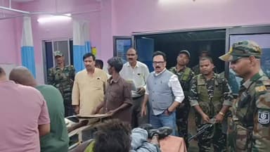 भंडरा: तुको गांव के समीप सड़क हादसे में तीन युवक गंभीर घायल, लोहरदगा सांसद सुखदेव भगत ने पहुंचाया अस्पताल, दो रिम्स रेफर।