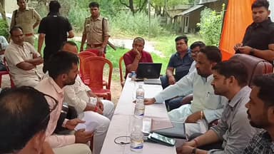 पुरवा: गढ़ाकोला में बिजली का पोल टूटा, तीन गांवों की बिजली आपूर्ति हुई बाधित