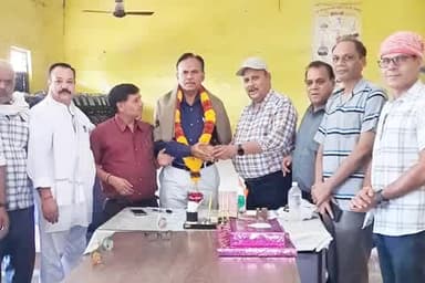 देवरी: श्री राजेश कुमार कोरव का विदाई समारोह संपन्न हुआ सेवानिवृत्ति होने पर।