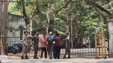 लोहरदगा: हाईकोर्ट की अनुमति के बाद प्रेमी युगल ने रचाई कोर्ट मैरिज, पुलिस छावनी में तब्दील हुआ निबंधन कार्यालय