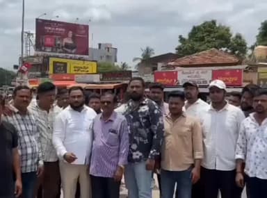 ಹುಬ್ಬಳ್ಳಿ ನಗರ: ಶಾಸಕ ಪ್ರಸಾದ್ ಅಬ್ಬಯ್ಯಗೆ ಸಚಿವ ಸ್ಥಾನ ನೀಡಬೇಕೆಂದು ಆಗ್ರಹಿಸಿ ನಗರದಲ್ಲಿ ಅಭಿಮಾನಿಗಳಿಂದ ಪ್ರತಿಭಟನೆ
