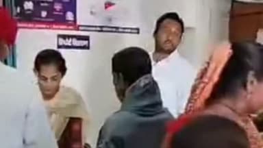 गांधी सागर में 9 लोगों की प्लेटलेट्स कम मिलने से स्वास्थ्य विभाग सतर्क। जांच शिविर लगाकर 20 लोगों के सैंपल लिए गए।
#गांधीसागर #मंदसौर #स्वास्थ्यविभाग #BreakingNews #YashasviDuniya