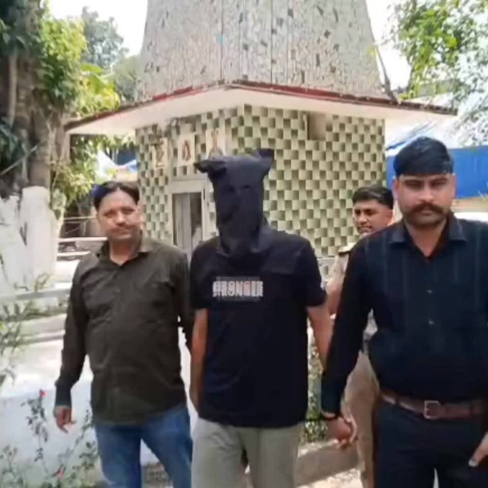 मिशन मैदान 2.0 के तहत यमुनानगर पुलिस की बड़ी कार्रवाई, 2328 नशीले कैप्सूल बरामद,दो आरोपी गिरफ्तार, ट्रामाडोल समेत भारी खेप जब्त, नशा नेटवर्क की जांच तेज।
#MissionMaidan2 #YamunanagarPolice #AntiDrugDrive #DrugFreeHaryana #WarOnDrugs #CrimeBranch #AntiNarcoticsCell #TramadolSeizure #PoliceAction #HaryanaPolice #DrugTrafficking #LawEnforcement #YamunanagarNews #BreakingNews #OperationAgainstDrugs #SafeYouth #DrugFreeIndia #CrimeNews #PublicSafety #MissionAgainstDrugs