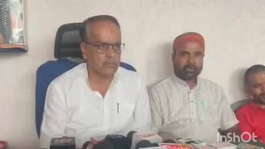 लटेरी: कांग्रेस जिलाध्यक्ष ने जिले के लटेरी,सिरोंज सहित सभी ब्लॉकों मे गुरुवार को सडक के गड्ढो मे फूल माला से पूजा करने को कहा