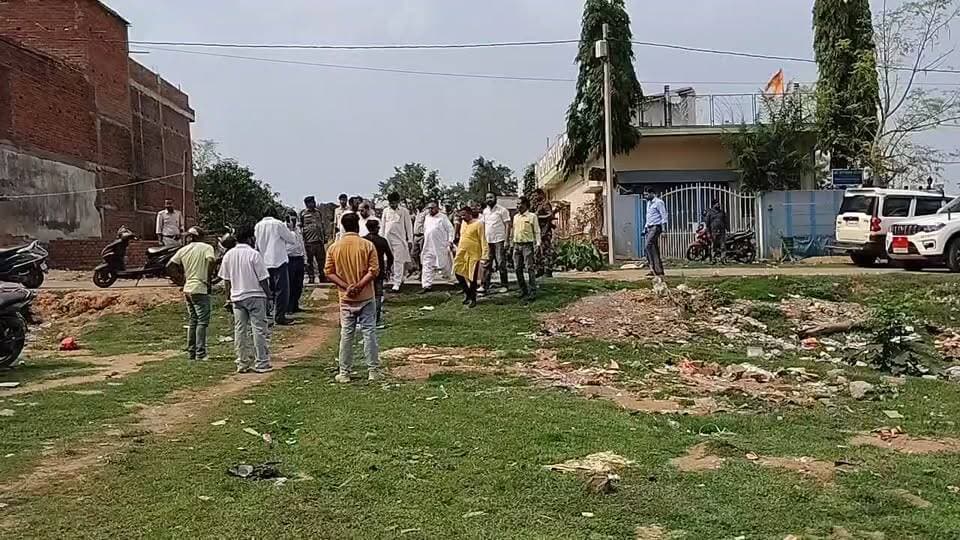 🚨 LIVE | हजारीबाग में न्याय की गूंज
झारखंड राज्य अल्पसंख्यक आयोग का प्रतिनिधिमंडल हजारीबाग पहुंचा। दो मासूम बच्चों के डबल मर्डर और पौता ट्रिपल मर्डर मामले को लेकर पीड़ित परिवारों से मुलाकात, न्याय की मांग और प्रशासनिक कार्रवाई पर होगी महत्वपूर्ण चर्चा।
📍 जुड़े रहिए हमारे फेसबुक लाइव के साथ और जानिए क्या कहा आयोग के प्रतिनिधियों ने।
#JusticeForVictims #Hazaribagh #DoubleMurderCase #TripleMurderCase #Jharkhand #MinorityCommission #HazaribaghNews #JusticeDemand #LiveUpdate #BreakingNews #JharkhandNews #CrimeNews #VoiceForJustice #Live
