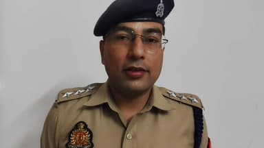 शहर कोतवाली थाना क्षेत्र में शॉर्ट सर्किट से लगी आग में तीन दुकानों को हुआ नुकसान क्षेत्राधिकारी नगर