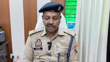 हलधरपुर थाने के एस एच ओ को पुलिस अधीक्षक कमलेश बहादुर जी द्वारा किया गया लाइन हाजिर