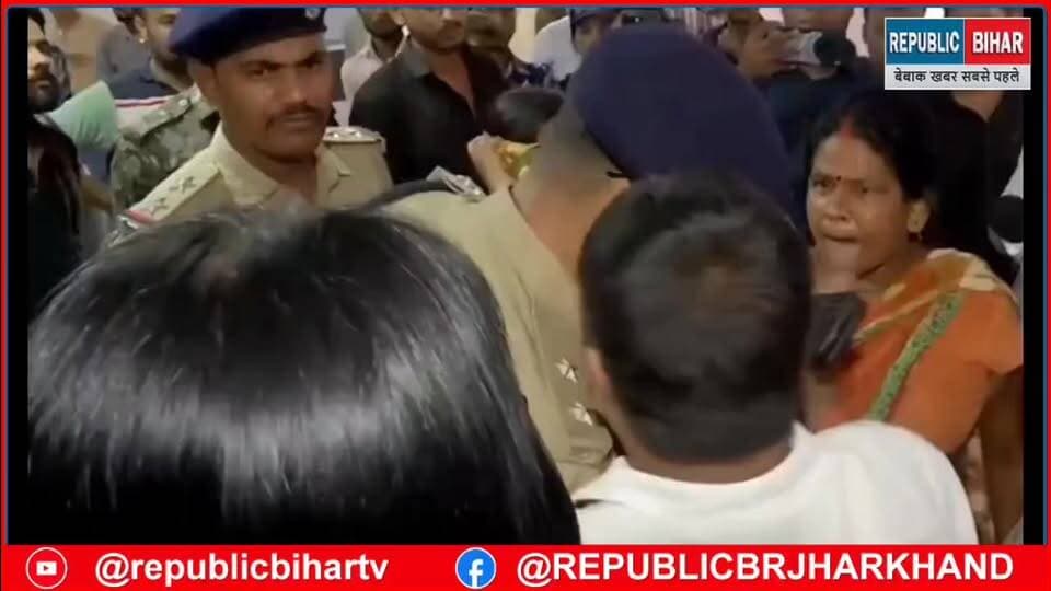 प्रसाद hospital में हुई घटना के बाद मरीजों के परिजन और पुलिस में बहस
#prasadhospital #BiharNews #trendingvideo #Muzaffarpur #PrivateHospitals
