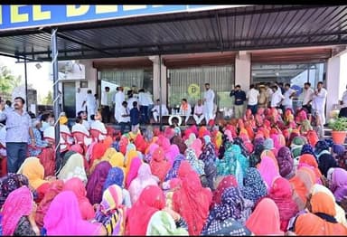 #राज्यसभा प्रत्याशी बनने के बाद नागौर पहुंचे भाजपा के पूर्व प्रदेशाध्यक्ष Satish Poonia जी का भव्य स्वागत, भाजपा नेता व सरपंच अमरचंद जाजङा ने किया अभिनंदन।
Amar Chand Jajda
#parbatsar
#परबतसर