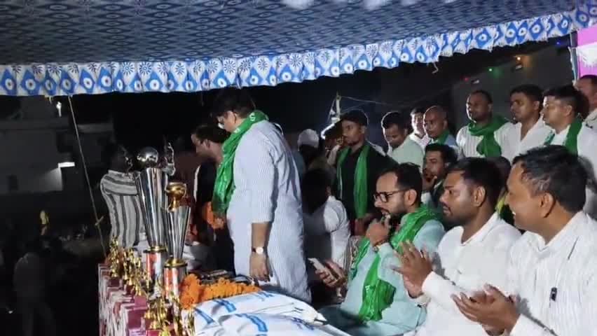 आज सिकरहटा खुर्द मे नाइट मैच भव्य उद्घाटन करता विधान परिषद सोनू कुमार राय जी