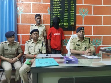 #दलसिंहसराय : कमर में लोडेड पिस्टल,बैग में कारतूस लेकर घूम रहा था शातिर अपराधी,धमुआ चौक से पुलिस ने दबोचा,10 जिंदा कारतूस बरामद...
#Dalsinghsarai #BREAKING #samastipur #समस्तीपुर