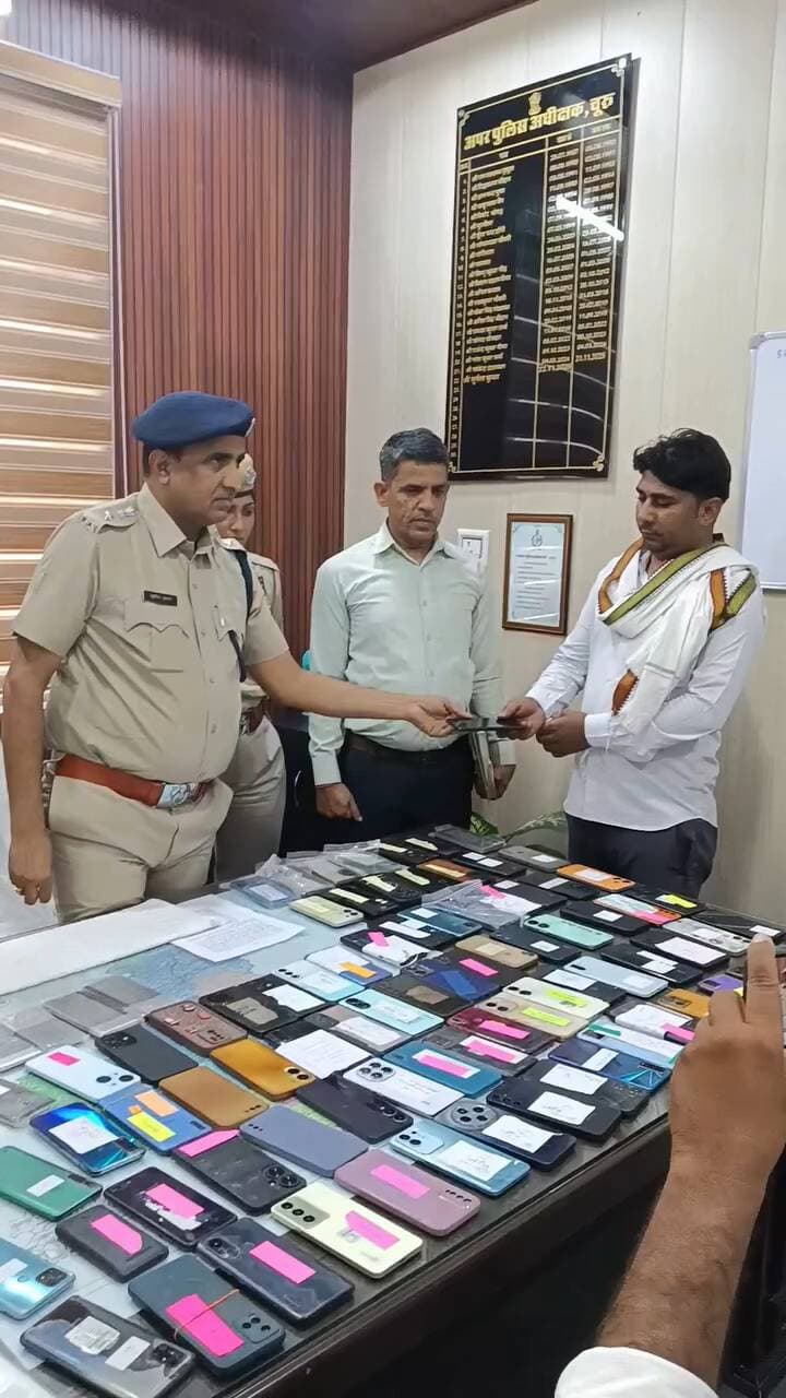 चूरू पुलिस की इस कार्रवाई से 100 परिवारों के चेहरों पर फिर से मुस्कान लौट आई।
#चुरू
#Rajasthan