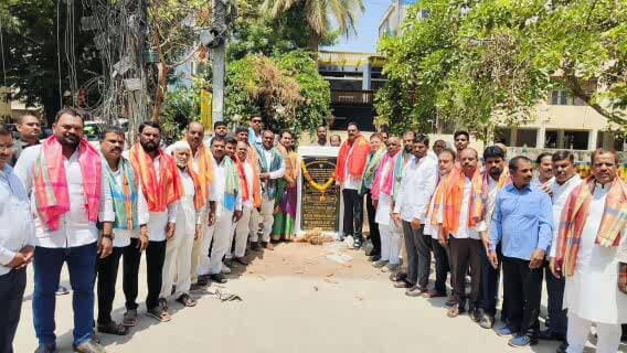 ఇబ్రహీంపట్నం: కిస్మత్ పూర్ పరిధిలో అభివృద్ధి పనులకు శంకుస్థాపన చేసిన ఎమ్మెల్యే ప్రకాష్ గౌడ్