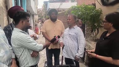 मानवता की मिसाल!
श्री गुरु रामदास जी सेवा ट्रस्ट द्वारा संजय नगर खेड़ा में 22 वर्षीय युवती को व्हीलचेयर वितरित की गई।
#ShriGuruRamdasJiSevaTrust #WheelchairDistribution #SanjayNagarKheda #SocialService #HumanityFirst #HelpingHands #CommunitySupport #Seva #UttarakhandNews #PositiveNews #Rudrapur #ViralNews #NewsUpdate #WheelchairSupport #SocialWork