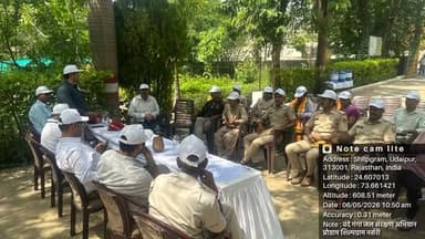 (1) जल संरक्षण और वृक्षारोपण का संदेश
@followers @top fans News 24 Udaipur District Collector & Magistrate - Udaipur
#viralreelschallenge #viralpost #vlog #nonflowers #udaipur #plantation #savewater
उदयपुर, 5 जून। विश्व पर्यावरण दिवस के अवसर पर वंदे गंगा अभियान का समापन कार्यक्रम शिल्पग्राम नर्सरी में आयोजित किया गया। कार्यक्रम में पर्यावरण संरक्षण, जल संवर्धन एवं वृक्षारोपण के प्रति जनजागरूकता बढ़ाने पर जोर दिया गया। कार्यक्रम में तहसीलदार, नायब तहसीलदार, सहायक विकास अधिकारी हीतेश जोशी, सहायक अभियंता नरेंद्र सोनी तथा कृषि अधिकारी वालूराम सहित विभिन्न विभागों के अधिकारियों ने भाग लिया।
तहसीलदार ने वंदे गंगा अभियान के दौरान आयोजित गतिविधियों की जानकारी देते हुए पर्यावरण संरक्षण के लिए अधिक से अधिक पौधे लगाने का आह्वान किया। कृषि अधिकारी वालूराम ने किसानों के लिए संचालित विभिन्न कृषि योजनाओं की जानकारी दी।
सहायक अभियंता नरेंद्र सोनी ने जल संरक्षण के महत्व पर प्रकाश डालते हुए वृक्षारोपण अभियानों में विद्यार्थियों की सक्रिय भागीदारी सुनिश्चित करने की आवश्यकता बताई। इस अवसर पर वन विभाग के रेंजर तेज सिंह ने उपस्थित लोगों को शिल्पग्राम नर्सरी का भ्रमण कराया तथा नर्सरी में विकसित पौधों एवं संरक्षण कार्यों की जानकारी दी। कार्यक्रम के दौरान जल संरक्षण की शपथ दिलाई गई तथा वृक्षारोपण भी किया गया
---------------------------------------------------------------
(2) विश्व पर्यावरण दिवस पर एचसीएम रीपा ओटीसी में हरित प्रहरी कार्यक्रम
उदयपुर, 5 जून। विश्व पर्यावरण दिवस के अवसर पर हरिश्चन्द्र माथुर राजस्थान राज्य लोक प्रशासन संस्थान (एचसीएम रीपा) ओटीसी में राजस्थान राज्य सेवा के प्रशिक्षणरत अधिकारियों द्वारा ‘हरित प्रहरी कार्यक्रम’ का आयोजन किया गया। कार्यक्रम के तहत पर्यावरण संरक्षण एवं जन-जागरूकता को बढ़ावा देने के लिए रैली, वृक्षारोपण और पोस्टर प्रतियोगिता आयोजित की गई।
कार्यक्रम की शुरुआत संस्थान के अतिरिक्त निदेशक बी. डी. कुमावत द्वारा पर्यावरण जन-जागरूकता रैली को हरी झंडी दिखाकर रवाना करने के साथ हुई। रैली ओटीसी परिसर से प्रारंभ होकर जगदीश चौक पहुंची, जहां प्रशिक्षु अधिकारियों ने पर्यावरण संरक्षण की शपथ ली। इसके बाद संस्थान परिसर में वृक्षारोपण कार्यक्रम आयोजित किया गया। संस्थान के निदेशक एम. एल. चौहान तथा अतिरिक्त निदेशक बी. डी. कुमावत ने पौधारोपण किया गया। कार्यक्रम के दौरान पर्यावरण संरक्षण विषय पर पोस्टर प्रतियोगिता का आयोजन भी किया गया। प्रशिक्षु अधिकारी भागीरथ कुमार बुंदेला ने बताया कि विश्व पर्यावरण दिवस के अवसर पर विभिन्न प्रजातियों के कुल 250 पौधे लगाए गए।