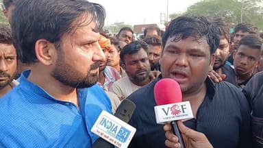सड़क पर सो रहे हजारों लोग, प्रशासन से भिड़े कॉलोनीवासी...
BJP समर्थकों का फूटा आक्रोश-'हमने झंडे उठाए, बदले में बुलडोजर मिला'
#NehruColony
#Faridabad
#RRTScorridor
#BulldozerAction
#DemolitionDrive
#RoadJam
#Protest
#PublicAnger
#BreakingNews
#RinkuChandila
#Chandraveer
#HousingRights
#Rehabilitation
#HomelessFamilies
#BJP
#CongressParty
#voiceoffaridabad
#Voiceoffreedom