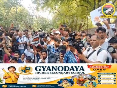 आख़िर कब तक लोग डर के साए में जीते रहेंगे? लोकतंत्र में सवाल पूछना अपराध नहीं, अधिकार है - अभिजीत दीपके
दिल्ली के जंतर-मंतर पर 'कॉकरोच जनता पार्टी' (CJP) का विरोध प्रदर्शन, इसी मुद्दे पर युवाओं की आवाज़ बनकर सामने आया।
#Democracy #RightToSpeak #YouthVoice #DelhiProtest #JantarMantar #CJP #CockroachJanataParty #FreedomOfSpeech #StudentVoice #SaveDemocracy #India #Protest #YouthPower #SpeakUp