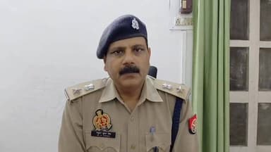 *#Azamgarh: थाना जहानगंज क्षेत्र के चक्रपानपुर में एक टैंकर ड्राइवर द्वारा नशे की हालत में उपद्रव किए जाने के मामले में पुलिस ने आरोपी के विरुद्ध धारा 292 बीएनएस के तहत विधिक कार्रवाई की है, के संबंध में अपर पुलिस अधीक्षक नगर शमधुबन कुमार सिंह की बाइट ।*