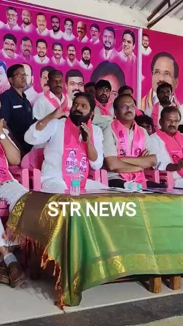 విలేకరుల సమావేశంలో మాట్లాడుతున్న మాజీ మంత్రి డాక్టర్ వి శ్రీనివాస్ గౌడ్