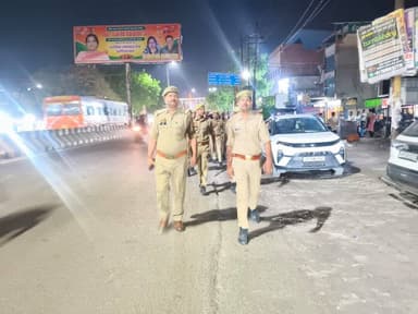 जनपद में सुरक्षा एवं शांति व्यवस्था को अक्षुण्य बनाये रखने हेतु आज दिनांक 06.06.2026 को थाना दही पुलिस द्वारा थाना क्षेत्र में पैदल गस्त की गयी। #UnnaoPolice #UPPolice
@Igrangelucknow https://t.co/2Homq1L3iC