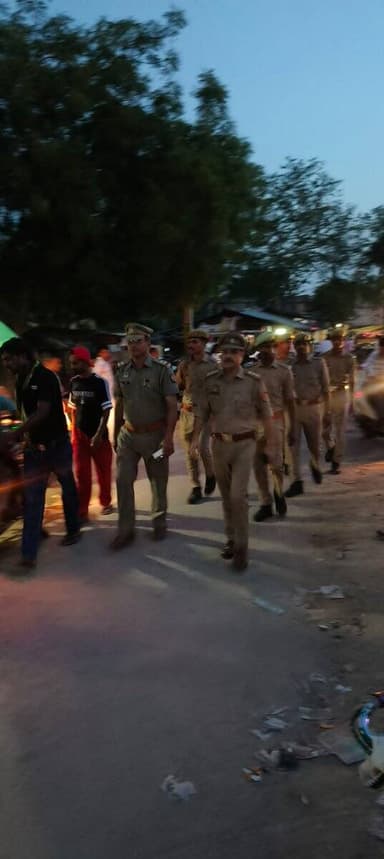 जनपद में सुरक्षा एवं शांति व्यवस्था को अक्षुण्य बनाये रखने हेतु आज दिनांक 06.06.2026 को थाना फतेहपुर चौरासी पुलिस द्वारा थाना क्षेत्र में पैदल गस्त की गयी। #UnnaoPolice #UPPolice
@ig_range https://t.co/11MpJvbu80