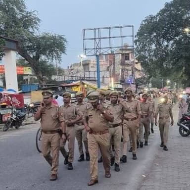 जनपद में सुरक्षा एवं शांति व्यवस्था को अक्षुण्य बनाये रखने हेतु आज दिनांक 06.06.2026 को थाना सफीपुर पुलिस द्वारा थाना क्षेत्र में पैदल गस्त की गयी। #UnnaoPolice #UPPolice
@ig_range https://t.co/tTD2lLwxt7