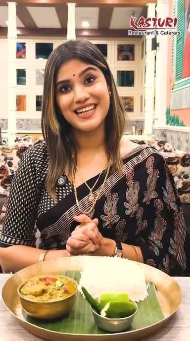চিংড়িপ্রেমীদের জন্য সুখবর!
ধোঁয়া ওঠা গরম ভাতের সঙ্গে কচুপাতা বাঁটা সুস্বাদু চিংড়ি। লোভনীয় এই স্বাদ যদি উপভোগ করতে চান, তবে আপনার গন্তব্য হোক কস্তুরী রেস্তোরাঁ। পরিবার, বন্ধু কিংবা প্রিয়জনের সঙ্গে জমিয়ে খাওয়ার জন্য এর চেয়ে ভালো ঠিকানা আর কী হতে পারে!
আমাদের পুরুলিয়া আউটলেটের ঠিকানা - ওয়ার্ড নং - ০৩, রাঁচি রোড , পুরুলিয়া ক্লাবের নিকটে। মোবাইল নম্বর : ৮৫৮৪০৯৯১৯০