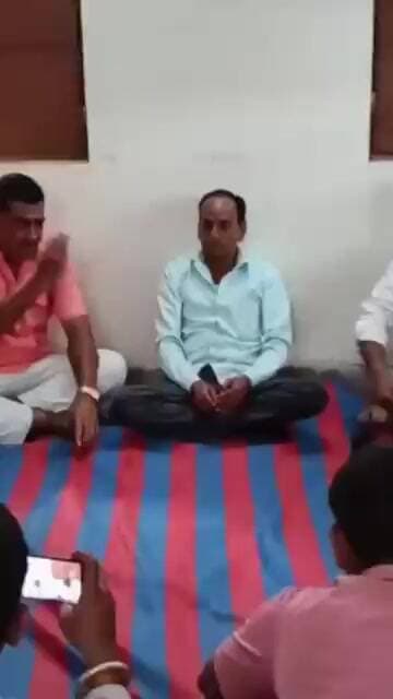 સંજેલી ગ્રામ પંચાયત ખાતે ગ્રામસભામાં પાણીની સમસ્યા ને લઈ એક જાગૃત નાગરિકની ધારદાર રજૂઆત..