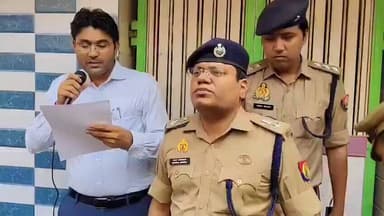 इन्दिरापुरम के कनावनी क्षेत्र मे स्थित मदरसा जामिया खुल्फा ए राशिदीन को आज अल्पसंख्यक विभाग के द्वारा सील किया गया,यह अवैध रुप से चल रहा था और ना ही इसका पंजीकरण था, अग्निशमन विभाग की एनओसी भी अप्राप्त थी..डीसीपी
@dhawalips
धवल जायसवाल के अनुसार जांच कर पुलिस कार्यवाही की जाएगी https://t.co/sjhhPO49rO