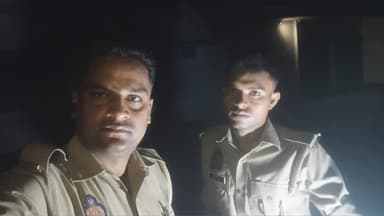 #रात्रि_गश्त_व_चेकिंग #SPBallia श्री ओमवीर सिंह के निर्देशन में जनपद में शांति,सुरक्षा एवं कानून व्यवस्था बनाए रखने के दृष्टिगत #Ps_उभांव पुलिस द्वारा रात्रि में निरन्तर भ्रमणशील रहते हुए संदिग्ध व्यक्तियों/वाहनो की चेकिंग की जा रही है।#बलिया #BalliaPolice
@dgpup
@Uppolice https://t.co/GtjJ33OkhM