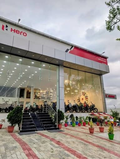 🥰सड़कें आपकी होंगी, और स्टाइल भी! 🛣️🔥
--------------------------------------------------------
👏 बेनीपट्टी के श्री बालाजी Hero शोरूम पर लेटेस्ट बाइक्स का स्टॉक आ चुका है। साथ hi मिल रहे हैं ♥️बेहतरीन लुक्स, शानदार माइलेज और बजट में फिट बैठने वाले ऑफर्स।
--------------------------------------------------------
🔴𝐇𝐞𝐫𝐨 𝐒𝐩𝐥𝐞𝐧𝐝𝐨𝐫+ : माइलेज का राजा और सालों-साल का भरोसा।
🔴𝐇𝐞𝐫𝐨 𝐇𝐅 𝐃𝐞𝐥𝐮𝐱𝐞 : बेजोड़ माइलेज
🔴𝐇𝐞𝐫𝐨 𝐆𝐥𝐚𝐦𝐨𝐮𝐫 𝐗 : मॉडर्न फीचर्स और दमदार परफॉर्मेंस (𝐓𝐎𝐏 𝐒𝐄𝐋𝐋𝐈𝐍𝐆)
🔴𝐇𝐞𝐫𝐨 𝐗𝐭𝐫𝐞𝐦𝐞 𝟏𝟐𝟓𝐑 : स्पोर्टी लुक जो हर किसी को दीवाना बना दे।
--------------------------------------------------------
😍तस्वीरें देखिए, अपना मॉडल चुनिए और बढ़िए जमाने के साथ।
****************************************
संपर्क करें 📍 श्री बालाजी हीरो
📌 बेनीपट्टी - 𝟗𝟐𝟑𝟒𝟓𝟐𝟒𝟓𝟎𝟕, 𝟕𝟔𝟒𝟑𝟖𝟑𝟓𝟗𝟗𝟎
****************************************
संपर्क करें 📍 श्री बालाजी हीरो
📌 सरिसब, बेनीपट्टी - 𝟗𝟐𝟑𝟏𝟒𝟎𝟑𝟔𝟕𝟏, 𝟗𝟐𝟑𝟏𝟒𝟎𝟑𝟔𝟕𝟐
(जगदम्बा पेट्रोल पंप के निकट)
****************************************