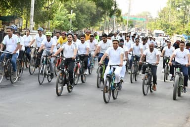 बुलढाणा पोलीसांकडून 'मिशन परिवर्तन ' अंतर्गत जिल्हा पोलीस अधीक्षक यांच्या मार्गदर्शनात #fitindia अभियान अंतर्गत जागतिक सायकल दिनानिमित्ताने #sundayoncycleचे आयोजन! #worldbicycleday #cyclingforchange #greenindia @FitIndiaOff