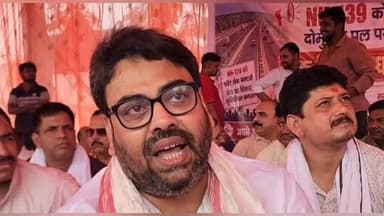 दल की दीवारें तोड़ एकजुट हुए औरंगाबादवासी, NH-139 को फोरलेन बनाने की मांग पर धरना
राजनीति और विचारधारा की सीमाएं मिटाकर सोमवार को औरंगाबाद के सभी राजनीतिक दल और सामाजिक संगठन एक मंच पर आए। NH-139 फोरलेन संघर्ष समिति के बैनर तले अनुग्रह उच्च विद्यालय के सामने एक दिवसीय धरना-प्रदर्शन कर लोगों ने केंद्र और राज्य सरकार से NH-139 को फोरलेन बनाने की मांग की।
#NH139 #FourLane #Aurangabad #Bihar #Patna #RoadSafety #Dharna #NHAI #NitinGadkari #BJP #RJD #SwarnEktaManch #SaurabhKumar #RamanujPandey #SubodhKumar