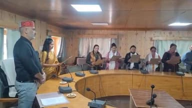 #lahulsptiti लाहौल-स्पीति जिला में नव निर्वाचित जिला परिषद सदस्यों को उपयुक्त किरण बड़ाना ने शपथ दिलाई गई।
देसी चैनल देवभूमि कुल्लू देसी चैनल कुल्लू देसी चैनल कुल्लू